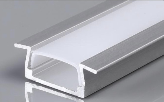 پروفیل کابینتی لبه دار ۱۶ در ۷ میل وارداتی MF-240